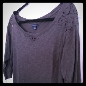 💗 EUC 💗 AE Charcoal Top w/Crochet Shoulders M